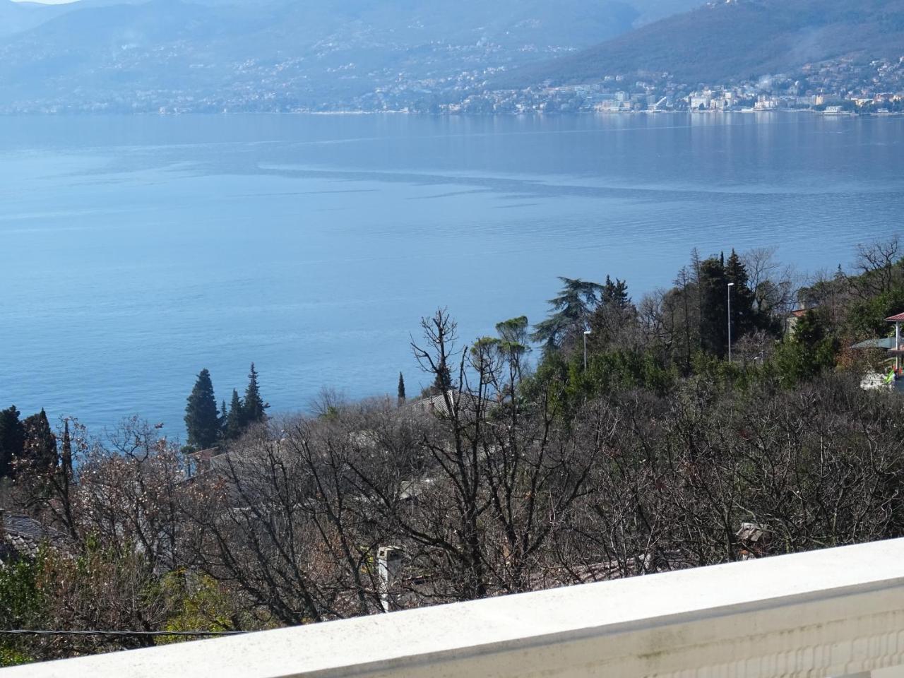Apartman Lamia S Pogledom Na More Rijeka Exterior foto
